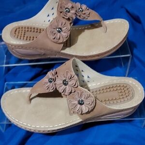 Source Unknown Beige Floral Sandals